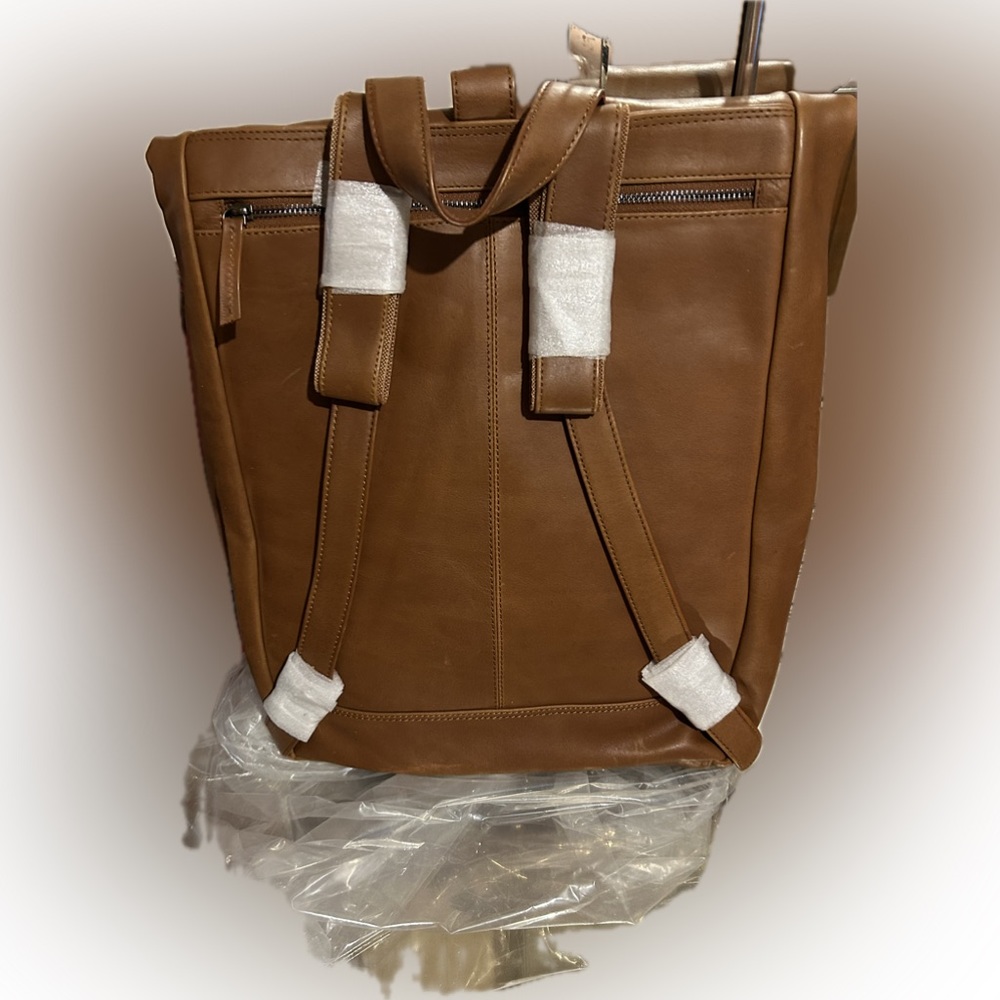Davidoff Essential Leather Backpack - Picture 4 of 9